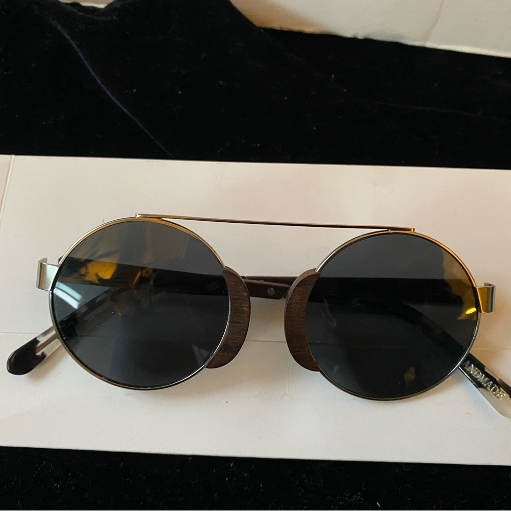 Round Black Sunglasses with Gold Frame made with wood